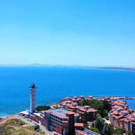 ваканционен *